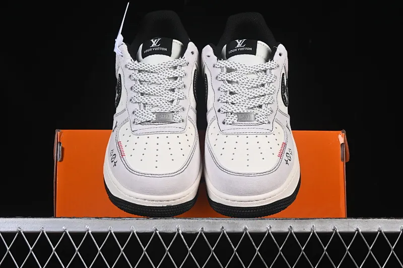 All categories Nk Air Force 1 Air Force series Nk Air Force 1 Low Air Force low-top Nike Air Force 1'07 Low LV joint black hook woven label Air Force 1 low-top casual sneakers CX5050-Y23